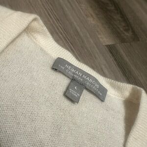 Neiman Marcus Cashmere Cream Sweater, Large